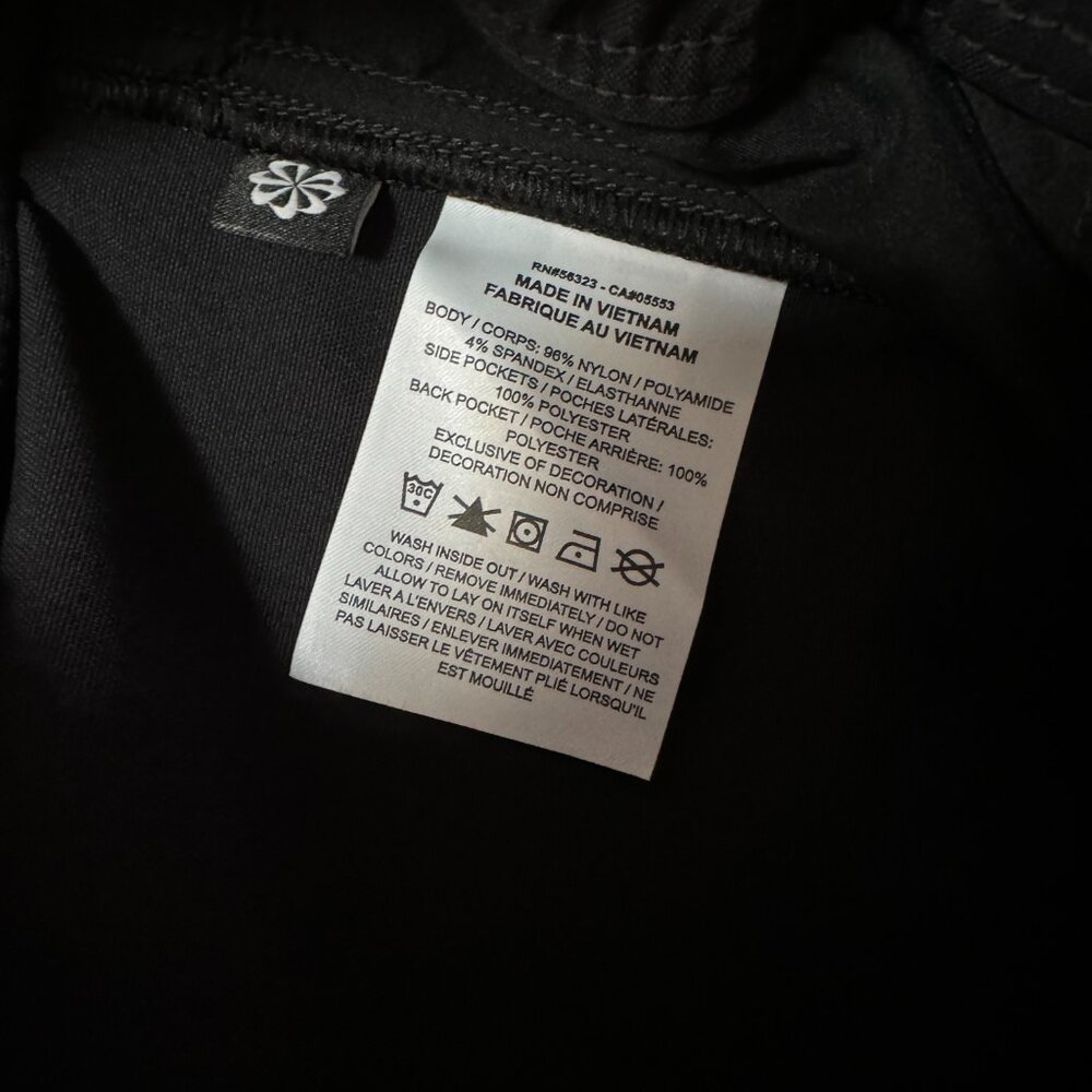 Men's Nike ACG Outdoor Hiking Cargo Shorts Black DH8347-010 Size M NEW RARE - Picture 7 of 8